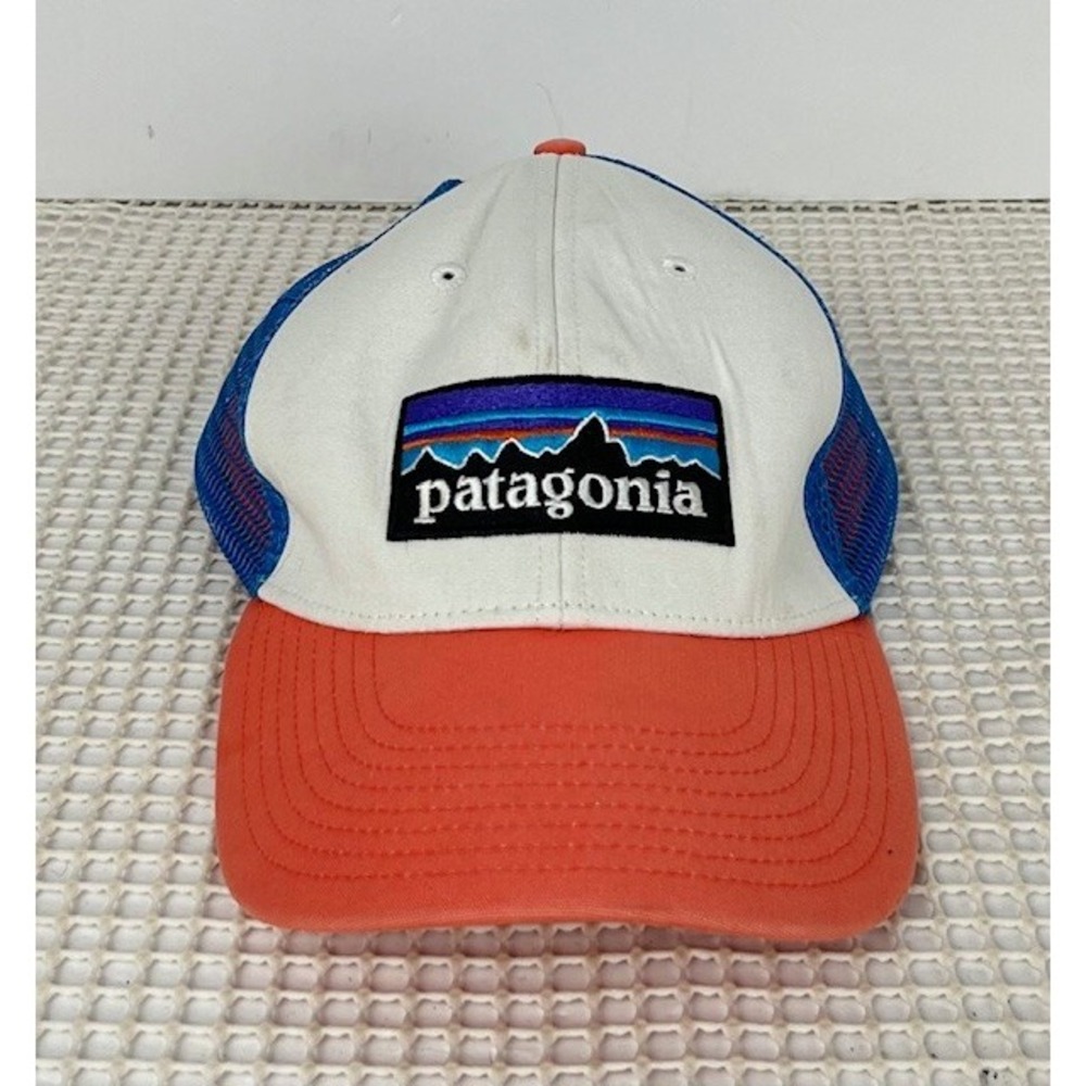Patagonia‎ P-6  Logp Snap Back Trucker Cap Men One Size White Orange